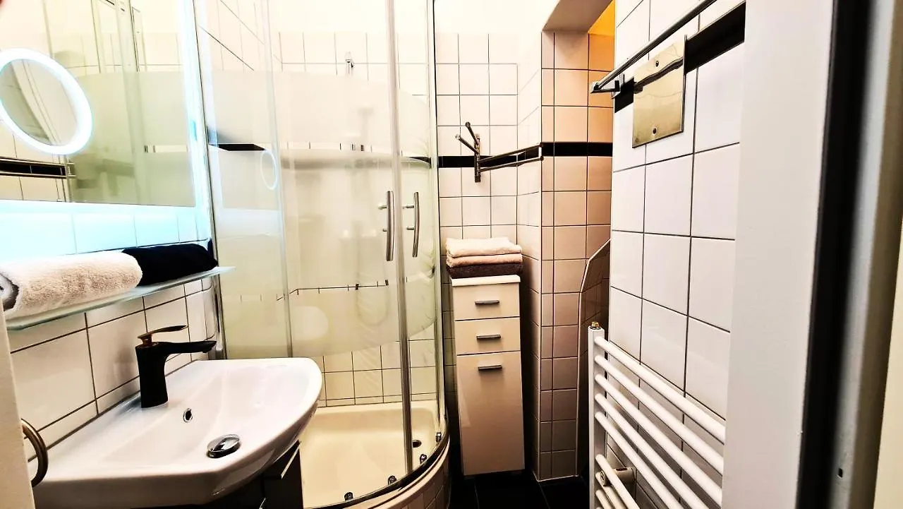 Boutique Apartments Vienna - Premium 6 0*,
